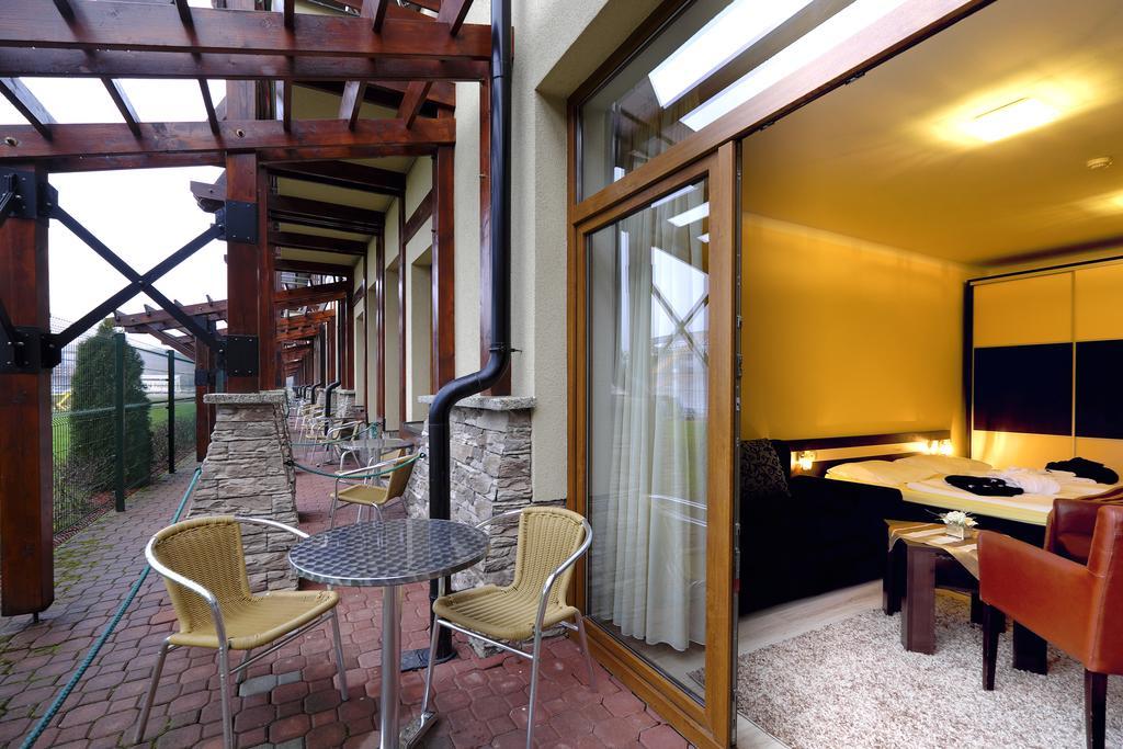 Luxury Apartment Kristof Bešeňová Kültér fotó